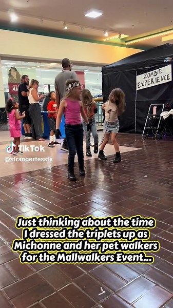 Triplets Dressed as Michonne and Pet Walkers — Mallwalkers Halloween Moment