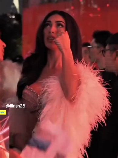 Behind the scenes with Chelsea during the Swimsuit Round. 👸✨❤️🇵🇭 #fyp #fyppppppppppppppppppppppp #chelsea #misscosmo