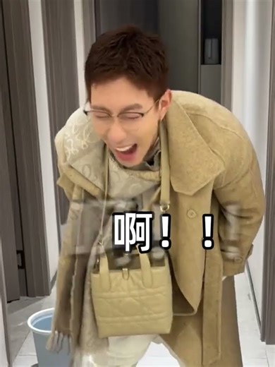 This is the reason why there is always a queue at the ladies restroom#Couple#vlog Daily Li