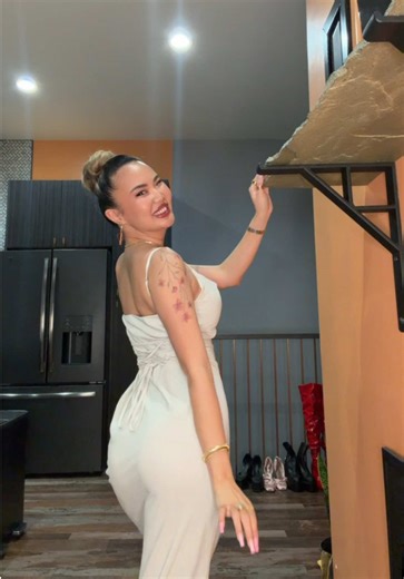 Waist snatched hair slick dress fab😻