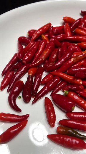 Recette: Piment Rouge Écrasé 🌶️