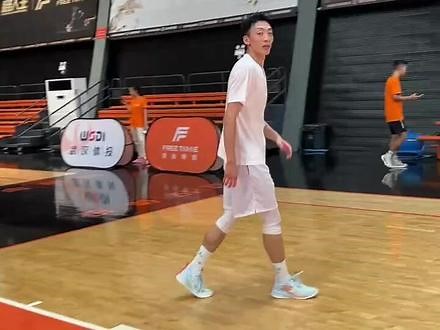就只会这两下，翻腕和走步@平常心myd #路人王2022赛季