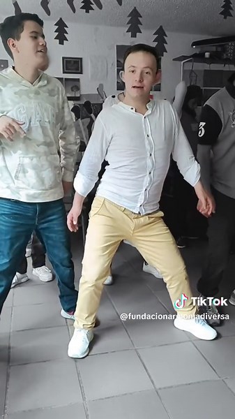 #asi se baila#elmejoramigo #elmejorvideo #elmejorvideodetiktok #elmejorvideodetiktok #elmejorvideodetiktok #videos #elmejorvideo