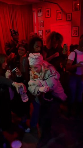 Hayley Williams enjoys dancing with her Philadelphia fans
