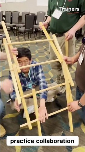 Practice collaboration and teamwork with DaBridge - the DaVinci Bridge team-building game