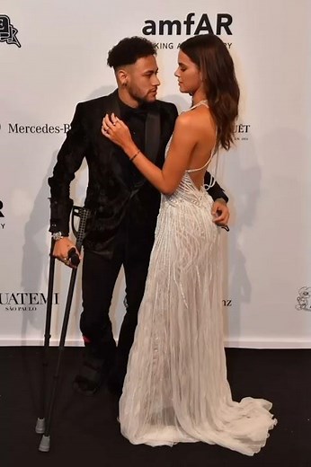 Neymar's with his Ex girlfriend Bruna marquezine