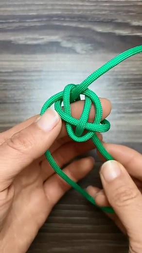 17K views · 206 reactions | How to tie a round knot keychain quickly and beautifully #diycrafts #craft #crafts #diy | Craft Home | Facebook
