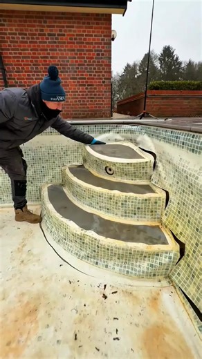 Fresh Liner for the Customer. #swimmingpool #newliner #poolcleaning #pool #usa