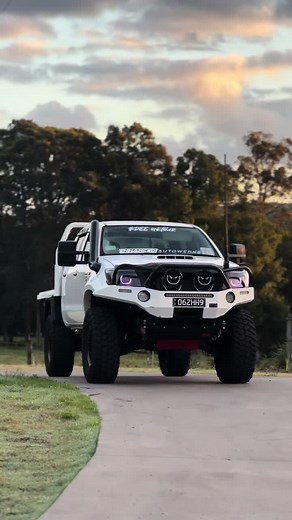 Best N70s in Australia: A Tribute to Toyota Hilux 4x4 Off-Road Adventures