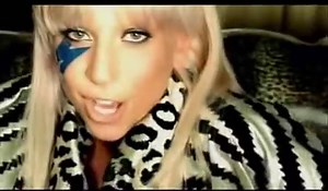 TOP 10 - Meilleures chansons de Noël pour faire lever le party - Hollywoodpq.com