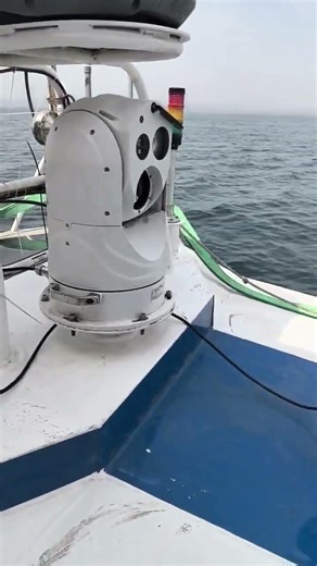 Gyro stabilization triple sensor ptz camera install on boat