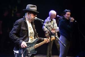 The 10 Best Eurythmics Songs of All-Time