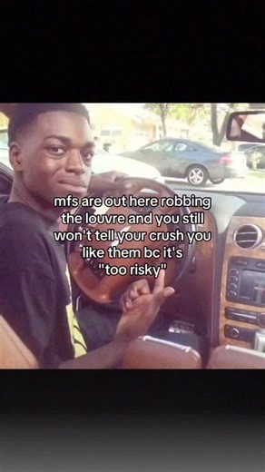 @the.reel.nigga on Instagram: "日本利用压电瓷砖将脚步转化为电能。这些瓷砖捕捉来自你脚步的动能。当你行走时，你的重量和动作会对瓷砖产生压力。瓷砖会轻微弯曲，从而产生机械应力。瓷砖内部的压电材料将这种应力转化为电能。每一步都会产生少量电荷，而数百万步结合在一起就能产生足够的电力来驱动 LED 灯、数字显示屏和传感器。在像涩谷车站这样繁忙的地方，每天大约有 240 万个脚步为这一系统作出贡献。这些电能可以被储存或立即使用，从而减少对传统电力来源的依赖，并支持可持续的城市基础设施。这种方法将日常运动转化为实用的可再生能源 #日本 #知识 #事实 #你知道吗 #推荐 #科技 #创新 #历史 #技术 #实验 #热门"