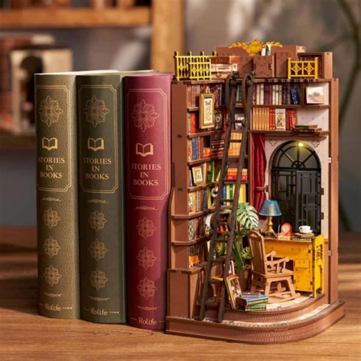 Vintage Library Book Nook Kit – DIY Wooden Bookshelf Diorama With LED Light - Etsy Canada