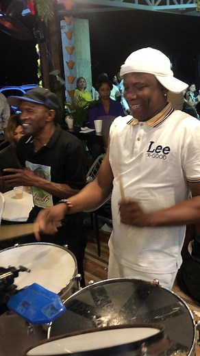 Es que no a visto uno k superes a ese señor llamado la bestia del timbal KIKiTO 💪