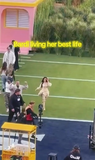 #cardi living her best life
