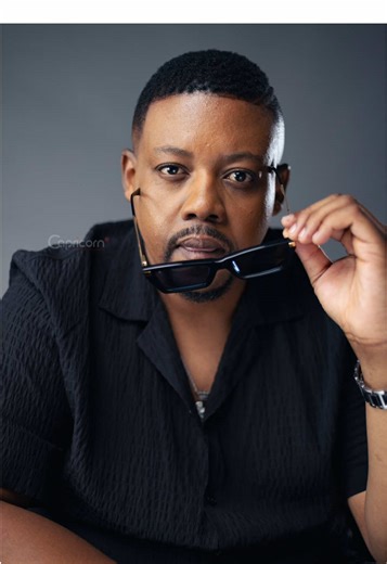 #WorldRadioDay2026 | @King Bash rolls into Limpopo’s Hottest Frequency to share what radio means to him and how grateful he is📻🔥 #CapricornAdventure: Mon-Fri, 12 to 3pm.