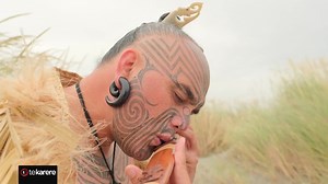 Renowned taonga pūoro master Horomona Horo has been hailed as a 2024 Arts Laureate, recognizing his tireless efforts in preserving and innovating traditional Māori music. From collaborating with Dame Kiri Te Kanawa to Moana and the Tribe, Horo's genre-defying artistry has revitalized Aotearoa's 'singing treasures'. Te Rauhiringa Brown has more. | Te Karere