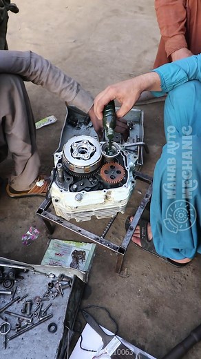 How To Fit An Engine #mechanic #carmehcanics #workshop #repair #foryou #breakdrum #engine #carlovers #dent #bodypaint #mechanic #carmehcanics #workshop #repair #foryou #breakdrum #engine #gearbox