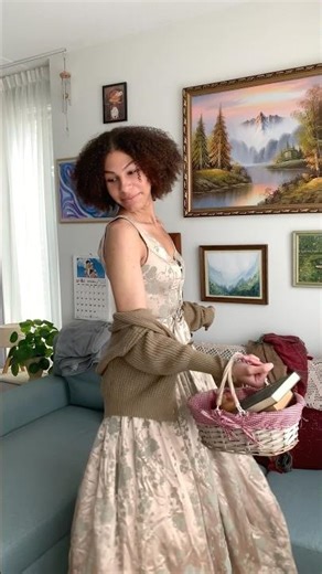 Life is too short to not dress up as a medieval princess 👑✨🌻#booktube #larp #renaissance #fantasy