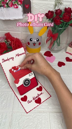 "Developing" Memories ❤️ This DIY Camera Greeting Card is a Mini Photo Album! 📸