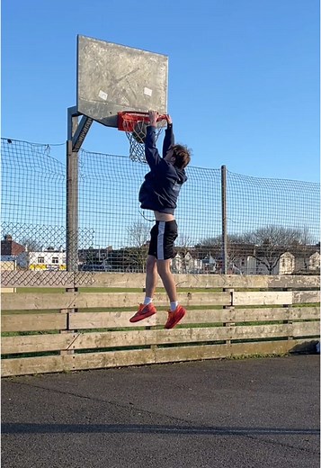 Learn How to Dunk: Tips for Aspiring Dunkers