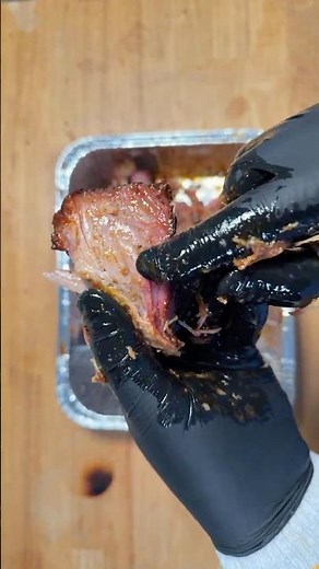 Live highlight, pulling pulled pork from a pork shoulder on YouTube #Food #Live #Meat #Pork
