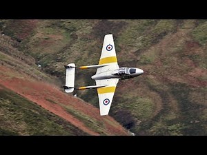 DE HAVILLAND VAMPIRE T11 MACH LOOP (4k)