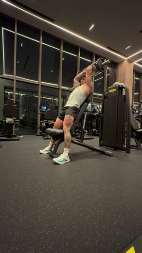 Extensión tríceps en copa ( con barra romana ) #fitness #tricepsworkout