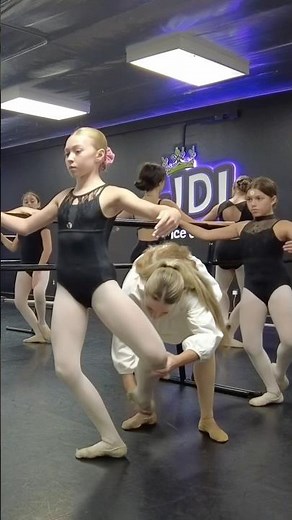 Turnout in ballet #balletclass #dancers #ballet #dance #balletteacher #yuliagagarina #turnout
