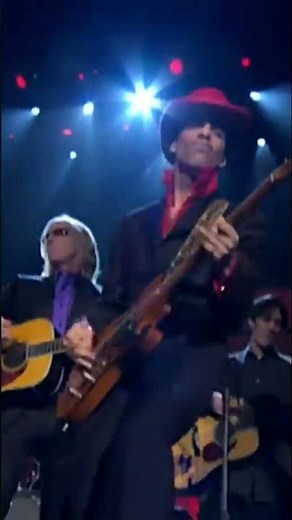 Prince’s INSANE Guitar Solo! | “While My Guitar Gently Weeps” Rock Hall 2004 | 2021 Remaster