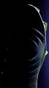 Los botines Nike Phantom combinan tecnología Gripknit y la placa Nike Cyclone 360 para que tengas control total de la pelota. ⚽️ | Nike