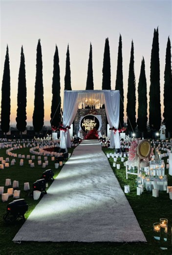 ¡La pedida de matrimonio más épica! 🎉 35 mariachis reunidos para cantarle al amor de su vida. ¡La emoción y la pasión se sienten en cada nota! 🎶 #PedidaDeMatrimonio #Mariachi #Amor #fyp #viral #paratiiiiiiiiiiiiiiiiiiiiiiiiiiiiiii