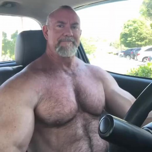 🔥 #thom_austin_training 🔥 #instamuscledaddies #muscledads #muscledaddies #muscledaddy