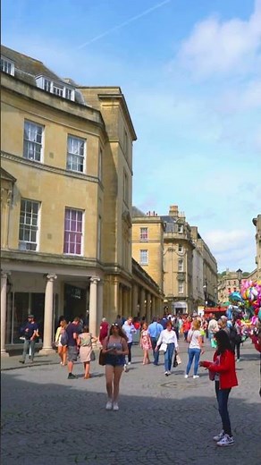 United Kingdom: History, Culture and Curiosities of the Land of Royalty and Tradition