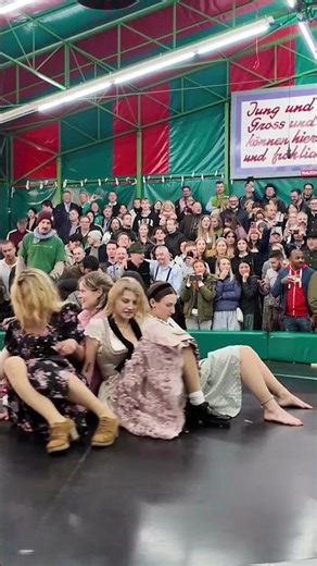 💃Ride Crazy Girls 💣Oktoberfest Festival 🍻 Devil's Wheel.