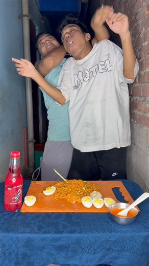 When the food is on the line, the competition gets serious! Guess who got to enjoy the feast. 😂