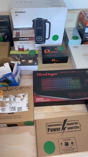 $25 Saturday at Bin King begins….. Located at 5501 204St Langley open 10am-6pm Saturdays. (Non-sticker items start at $10) #deals #dealsondeals #dealsfordays #dealsandsteals #shopping #shoppingtime #shoppinghaul #hiddengems #langley #britishcolumbia #shoppingspree #amazing