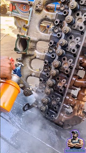 How Mechanics Clean Engine Head Using Diesel #how #engine #mechanic #automobile #truckrepair #skills
