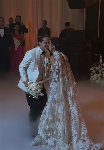 Les debía mi vlog de la boda del añoooo✨🤍💍 que increíble es el amor muchachos… digan lo que digan, critiquen lo que critiquen solo los que estuvimos ahí sabemos lo maravilloso y mágico que fue #vapahesa #tiktok #parati