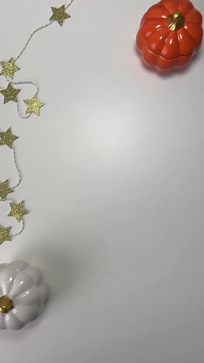 Pumpkins, leaves, ghosts oh my! Make a festive fall garland with your Cricut, cardstock, glue and some string! | Cricut