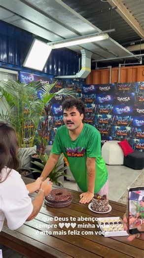 Os vídeos de Mundo dos Famosos (@mundo.dos.famosos941) com Clay - Claire Pickett
