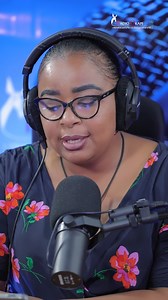 Suite de notre série de portraits des femmes de Radio Okapi, à l'occasion du mois de mars, dédié à la promotion des droits des femmes. Découvrez le parcours d'une des meilleurs voix féminines de Radio Okapi, Jocelyne Musau 🔔 Restez informé(e) ! Abonnez-vous à notre chaîne WhatsApp 📲 en cliquant ici ➡️ https://bit.ly/4bvSNRG ✅ #journaliste #media #femme #mars #radio #parcours #portrait | Radio Okapi
