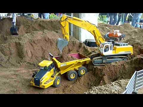 RC Truck and Excavator @ the RC Construction Site