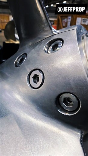Pushing It to the Limit — Before It Ever Hits the Water This propeller is undergoing a controlled stress test designed to verify the integrity of its hub and bolt configuration under load. By applying measured force, we confirm that the bolts maintain alignment, the hub remains stable, and no distortion occurs throughout the assembly. These evaluations are a key part of our quality assurance process. Every component must meet strict tolerances before it is cleared for service, ensuring dependabl