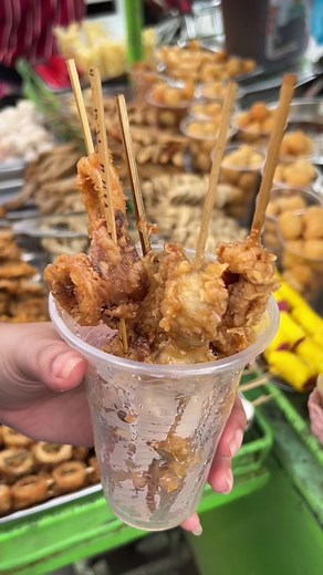 Exploring Delicious Street Food in Downtown Iloilo