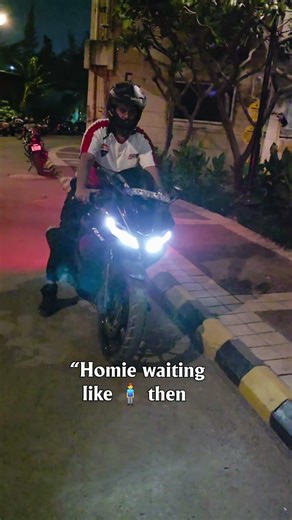 Homie Waiting Like That… Then GT650 Rolls In on Beat 😮‍💨🔥