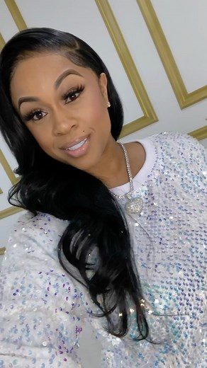 MS. BLING💎™️ Pascale Rowe 🇭🇹🗽⚖️ on Instagram: "I’m so excited, I can’t contain myself!!!! Can you believe it’s not even close to finished? Come back tomorrow to see what my amazing friend @itsnancyhernandez has done! 🌲❤️ #ChristmasBling"