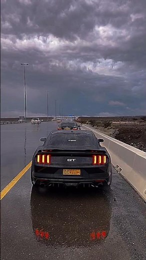 “0–100 km/h in a Mustang GT – Raw Power!”“Ford Mustang GT 5.0 V8 Review – Pure American Muscle”