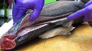 How to Fillet a Fish 2 Ways with different knives | Food Adventure